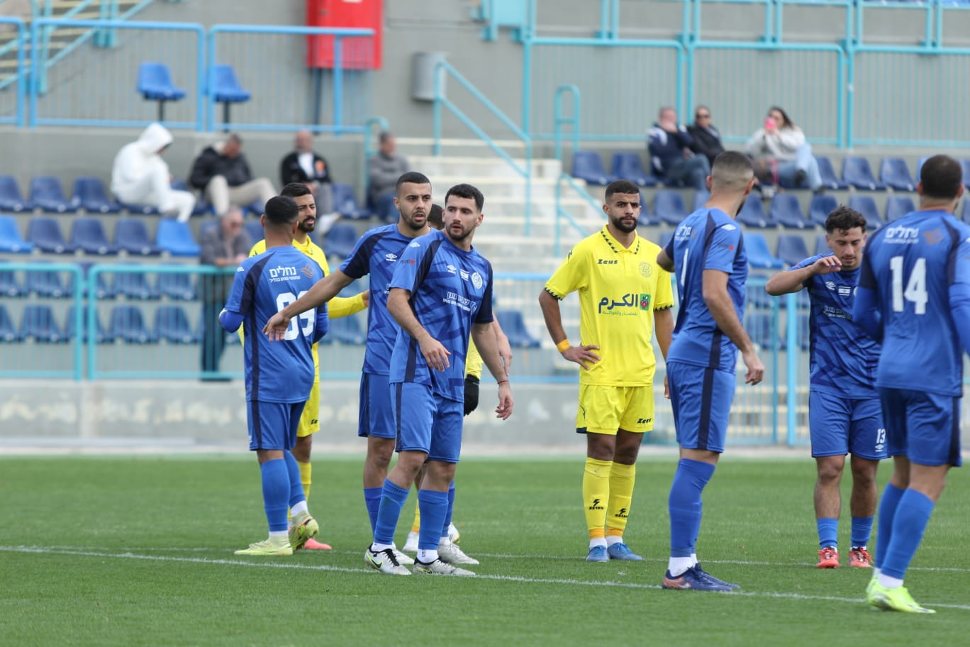 שחקני שתי הקבוצות (דאפר מחאמיד)